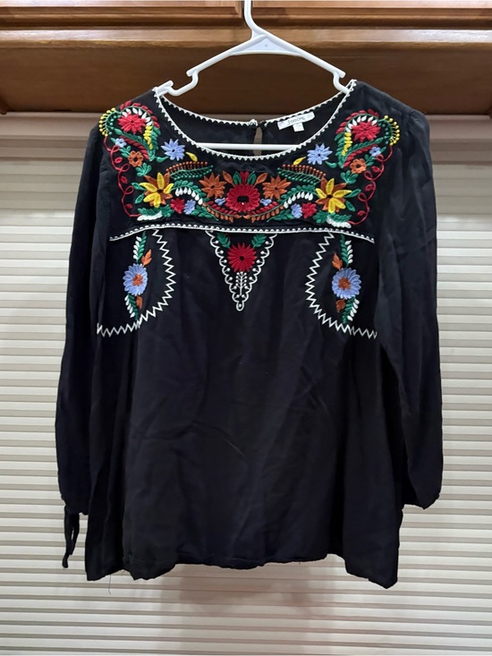 JODIFL Tops - JODIFL Black Floral Embroidered Peasant Blouse